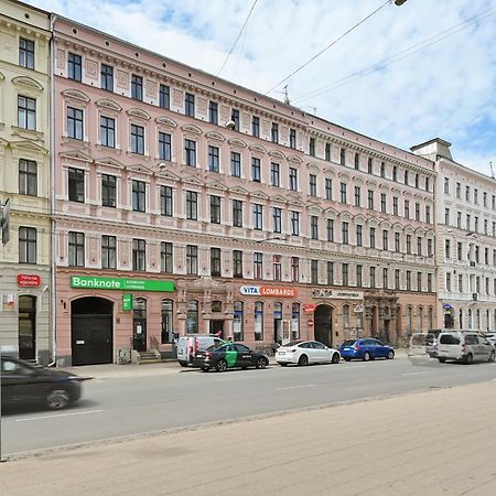 Fantastic Studio Apartment In The Heart Of Рига Экстерьер фото