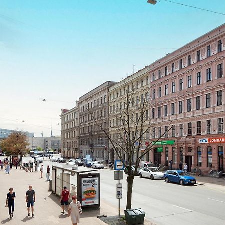 Fantastic Studio Apartment In The Heart Of Рига Экстерьер фото